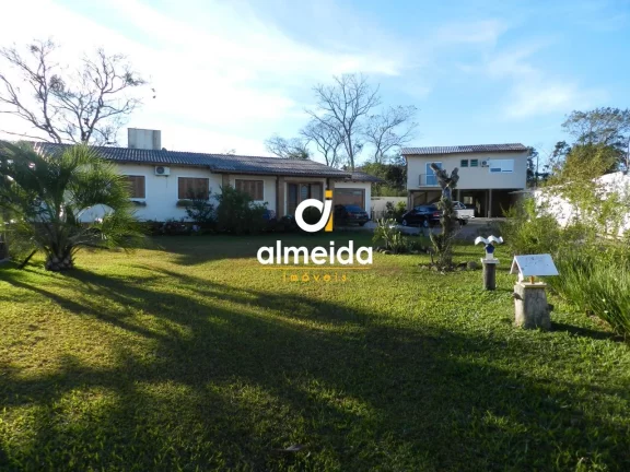 Imagem Casa 5 dormitórios à venda Tomazetti Santa Maria/RS