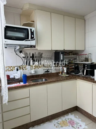 Imagem Casa em Londrina com duas residências independentes, energia solar, área gourmet com churrasqueira e localização excelente — ideal para morar e investir!