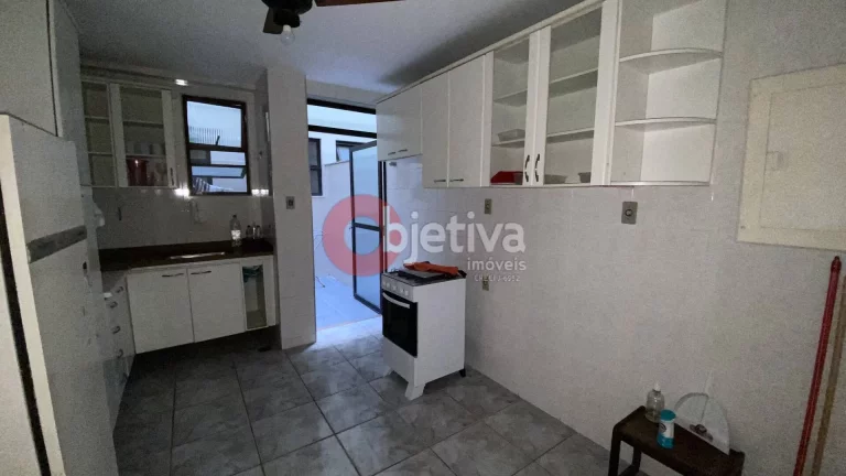Imagem Apartamento com 3 dormitórios à venda, 128 m², Passagem - Cabo Frio/RJ