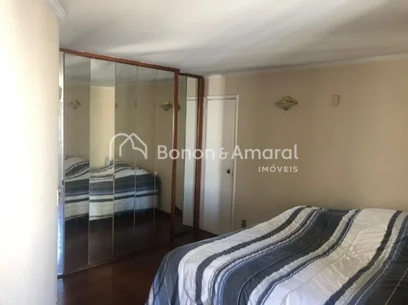 Imagem Localizado em uma das regiões mais valorizadas de Campinas, este triplex no Cambuí oferece o equil...