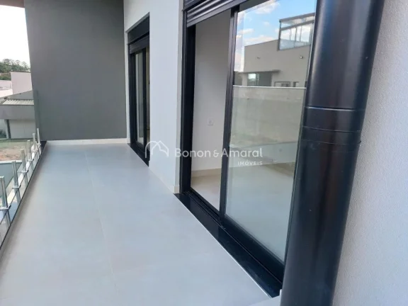 Imagem Esta linda residência combina elegância e conforto em um projeto com ambientes integrados e acabam...