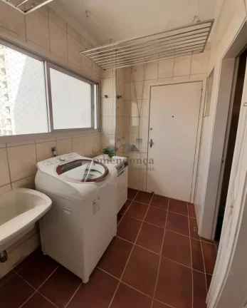 Imagem Apartamento no Sumaré com 3 quartos (01 suí­te) e 03 vagas, 136m2