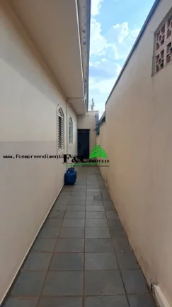 Imagem Casa para Venda em Limeira, Parque Hippolyto, 3 dormitórios, 2 banheiros, 3 vagas