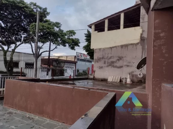 Imagem Sobrado com 200 metros construídos, 2 dormitórios, 4 vagas quintal excelente localização e valor !