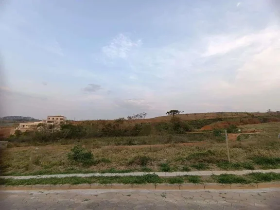 Imagem Construa em Grande Estilo: Lote de 500m2 em Condomínio Fechado