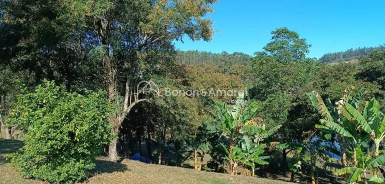 Imagem Este condomínio exclusivo de altíssimo padrão oferece apenas 24 lotes, proporcionando privacidade...