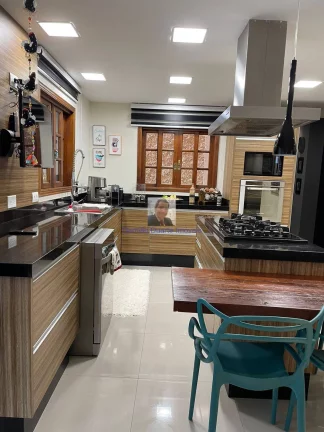 Imagem VENDE-SE Casa MODERNA, 4 suítes, Cond. Vila Verde