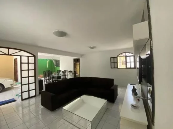 Imagem Ampla e aconchegante! Casa de 340 m² na melhor localização dos Bancários