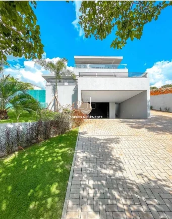 Imagem Uma mansão de 837 m² no Porto Atibaia