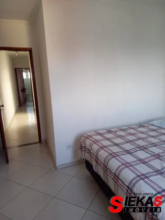 Imagem Excelente oportunidade! Casa em condomínio à venda na Vila Matilde, São Paulo-SP, com 3 quartos, 1 suíte, 2 banheiros, 4 vagas de garagem e 198m².