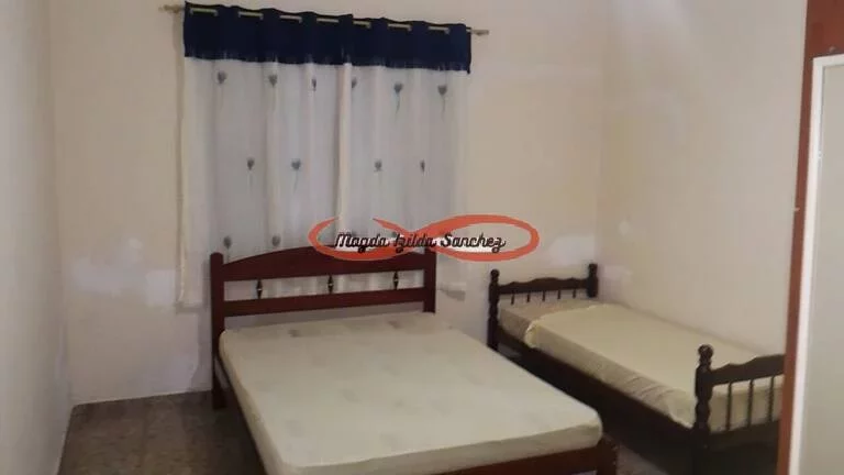 Imagem CASA À VENDA NA PRAIA GRANDE - BAIRRO MARACANA.