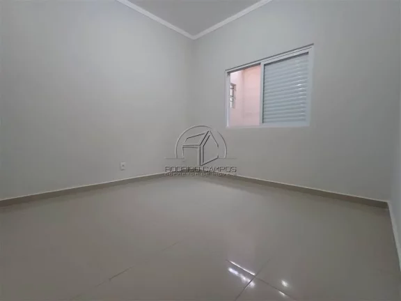 Imagem Espaçosa Casa Térrea à Venda no Ocian, Praia Grande - 3 Quartos e Churrasqueira