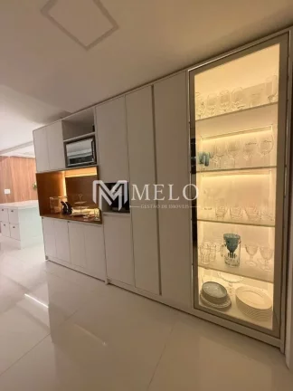 Imagem Oportunidade em BOA VIAGEM: 260m², 03qts, 01suite, 02 vagas/PORTEIRA FECHADA...
