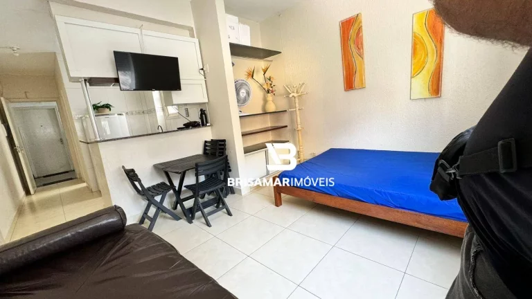 Imagem Kitnet com 1 dormitório à venda, 29 m² por R$ 268.000,00 - Pitangueiras - Guarujá/SP