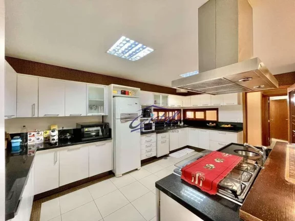 Imagem Casa com 5 dormitórios (3 suítes) à venda, 446 m² - Granja Viana - Fazendinha - Carapicuíba/SP