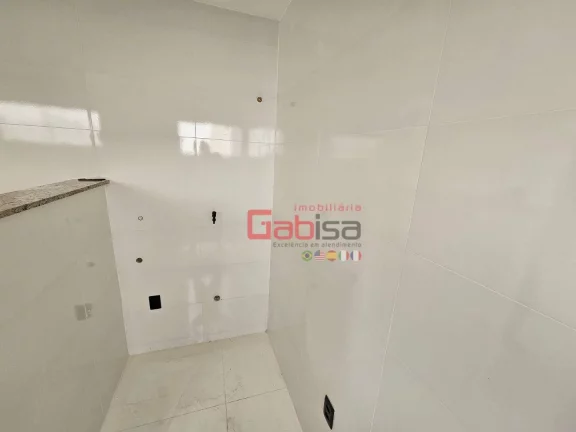 Imagem Casa com 2 dormitórios à venda, 61 m² por R$ 330.000,00 - Vila do Peró - Cabo Frio/RJ