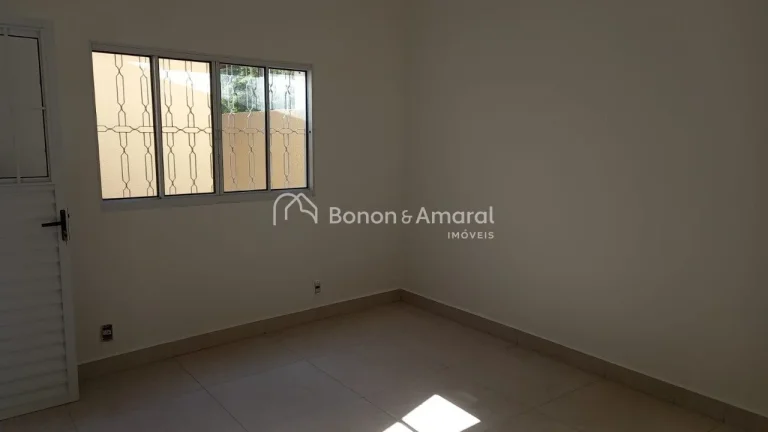 Imagem Encante-se com esta bela casa térrea, estrategicamente localizada próxima ao Shopping Dom Pedro, e...