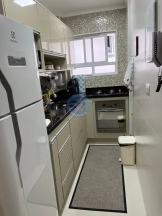 Imagem Ótimo apartamento a venda em Santos no Gonzaga av. da praia.