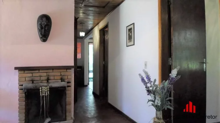 Imagem Casa a Venda Na Região do Chantal, em Campos do Jordão.
