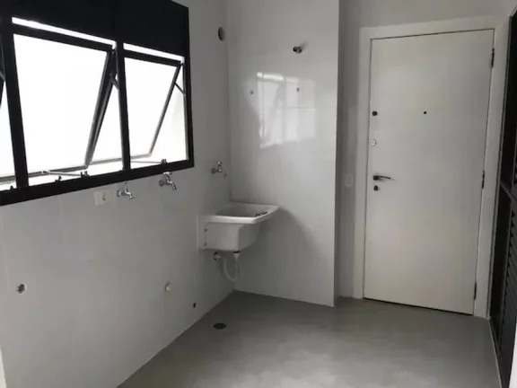 Imagem Apartamento Espaçoso Pronto para Morar na Vila Mariana com 4 Quartos, 3 Suítes e Área de Lazer Completa