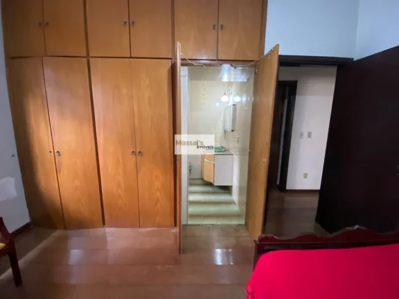 Imagem Casa à venda, com 3 quartos, 195m2