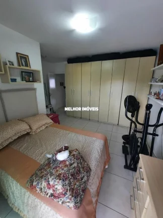 Imagem Sobrado Semi Mobiliado à Venda com 03 Dormitórios sendo 01 Suíte Localizado no bairro Nova Esperança Balneário Camboriú - SC