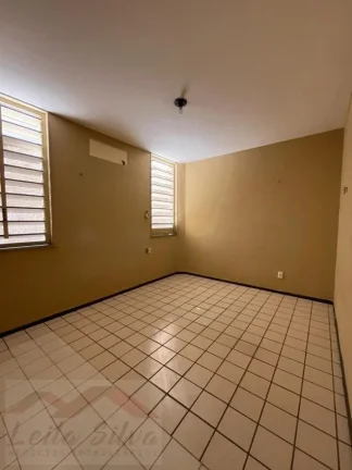 Imagem Casa para Venda em Teresina, São Cristovão, 3 dormitórios, 2 suítes, 3 banheiros, 2 vagas
