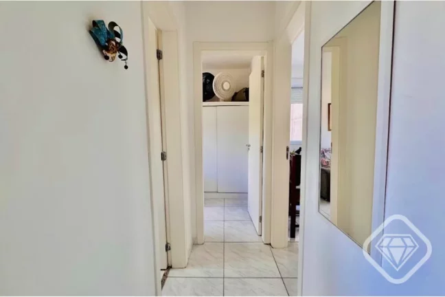 Imagem Apartamento de 2 dormitórios no 3º andar, pronto para morar

Um imóvel compacto e muito bem resol...