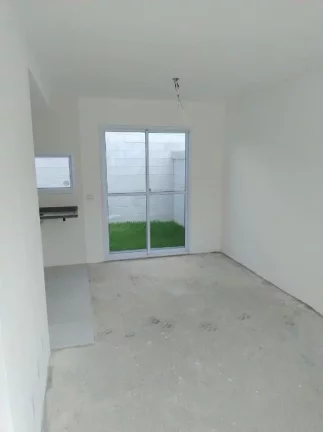 Imagem Sobrado com 2 dormitórios à venda, 61 m² por R$ 340.000,00 - Vila Urupês - Suzano/SP