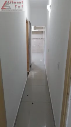 Imagem Casa à venda em Praia Grande-SP, bairro Ocian: 2 quartos, 1 sala, 1 banheiro, 2 vagas, 150m². Imperdível oportunidade!