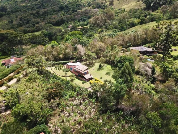 Imagem O privilégio de acordar diante da Pedra do Baú: Exclusividade e Paz