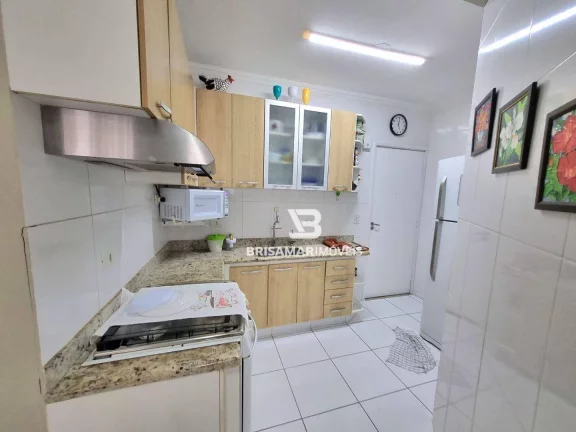 Imagem PITANGUEIRAS- BELÍSSIMO APARTAMENTO NO CALÇADÃO , TOTALMENTE REFORMADO, GARAGEM NO PRÉDIO.