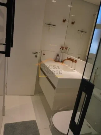 Imagem Apartamento de alto padrão, 297m², porteira fechada, 3 dormitórios, sendo 3 suites, 1 com hidroma...