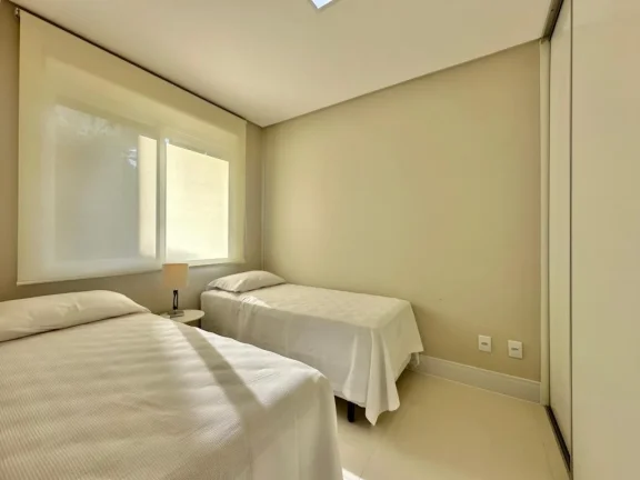 Imagem Casa em Condominio 6 Dormitórios - Bairro xangri-la