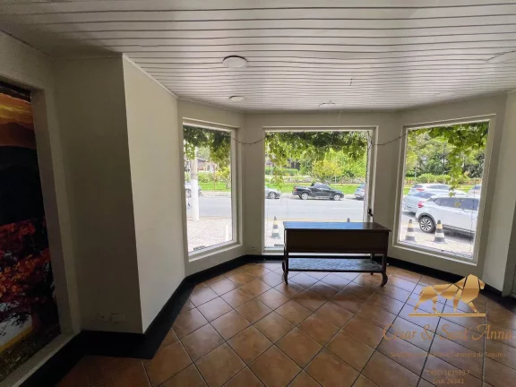 Imagem Lindo ponto comercial para locação no Capivari em Campos do Jordão-SP