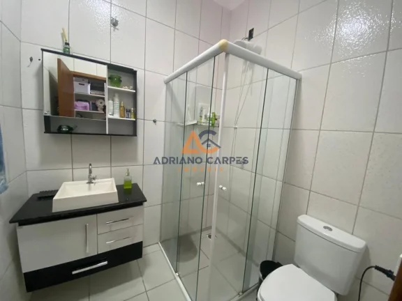 Imagem Casa geminada de 3 dormitórios, sendo 1 suíte master, com escritório e 2 vagas de garagem, localizado no bairro Gravatá - Adriano Carpes Imóveis vende