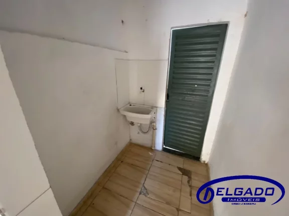 Imagem DELGADO aluga LOJA COMERCIAL no Centro de Itaborai, 160 m de área coberta e 130 m descoberta, Itaborai