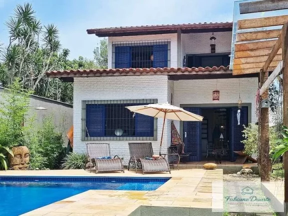 Casa com 3 dormitórios a venda no Itaguá !
