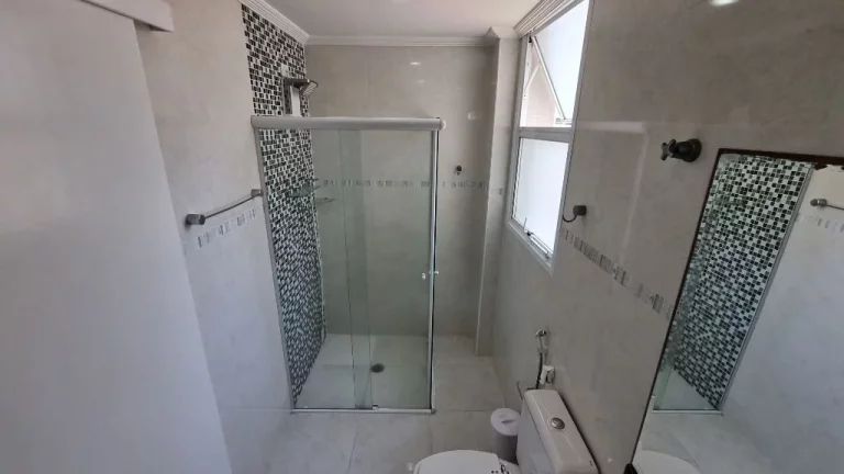 Imagem MARAVILHOSO APARTAMENTO NA PRAIA DE PITANGUEIRAS, 3 DORM. SENDO 1 SUÍTES, 1 VAGA DE GARAGEM, TOTALMENTE REFORMADO.