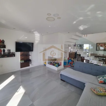 Imagem Linda!!! Casa com 3 quartos sendo Duas Semi Suítes, 4 vagas