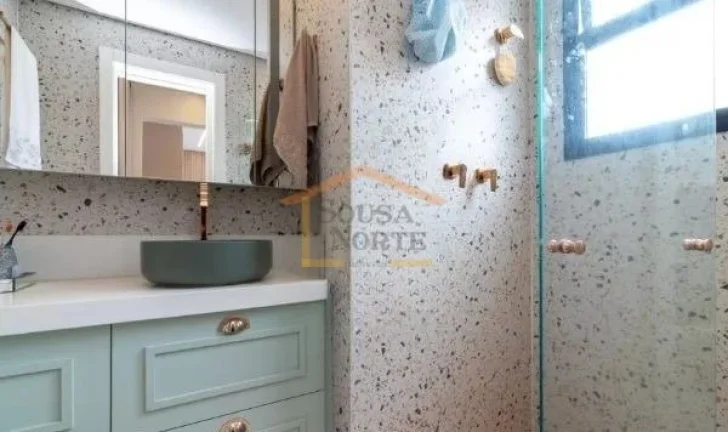 Imagem Apartamento com 70 m² de área útil, composto por 2 dormitórios, sendo 1 suíte, e 2 banheiros. D...