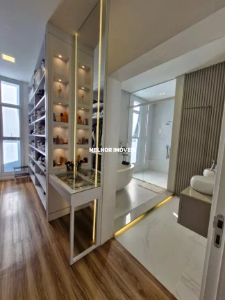 Imagem Casa Alto Padrão á venda no Condomínio Caledônia com 3 suítes, 4 vagas localizada em Camboriú.