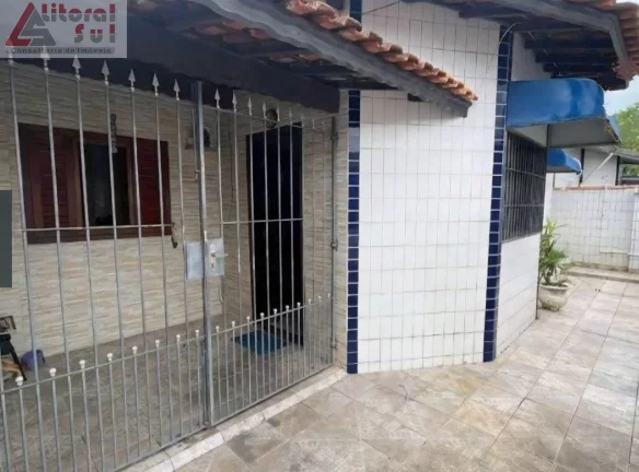 Imagem Imperdível oportunidade! Casa à venda em Praia Grande-SP, bairro Tupi, 3 quartos, 1 sala, 1 banheiro, 105 m² de área.