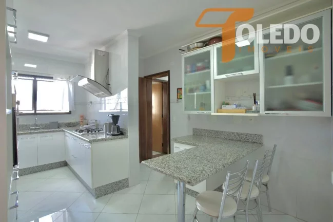 Imagem Apartamento 4 ou + dormitórios para Venda em São Paulo / SP no bairro Tatuapé