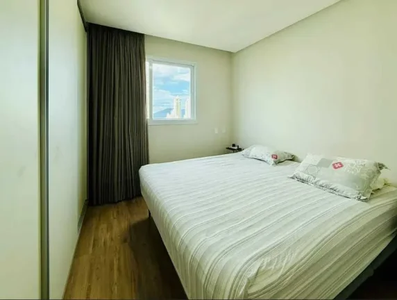 Imagem Apartamento com 4 dormitórios sendo 2 suítes e 2 vagas de garagem em Balneário Camboriú