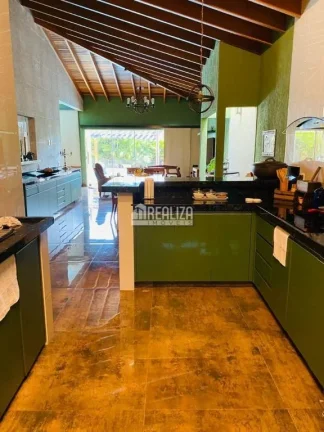 Imagem Casa a venda de 3 Suítes em Condomínio Residencial Mário de Almeida Franco