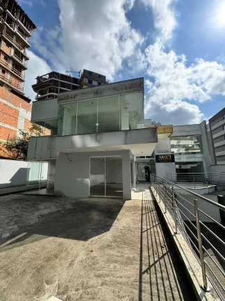 Imagem Casa com 4 dormitórios sendo 2 suítes e ampla garagem a no bairro Jardim Blumenau - Blumenau/SC