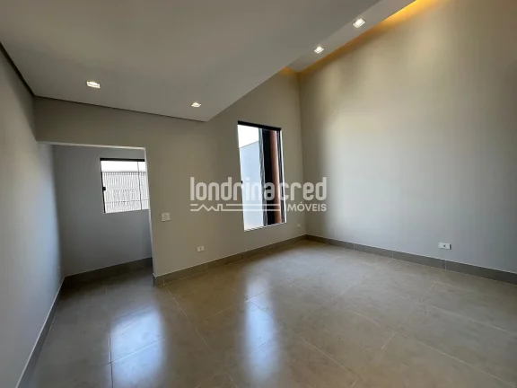 Imagem Casa assobradada à venda com 106m² de área construída, 2 dormitórios (1 suíte), 3 banheiros e 2 vagas de garagem em terreno de 125m².