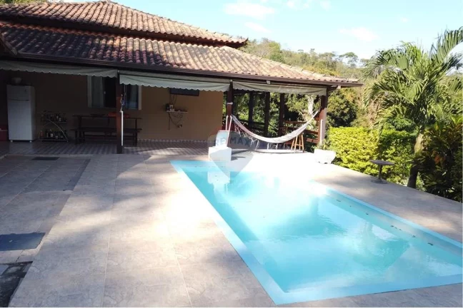 Imagem Sítio com três dormitórios e piscina em Saquarema.