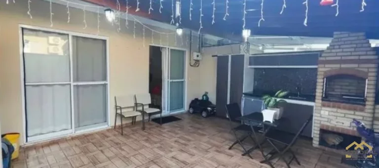 Imagem Sobrado à venda com 3 quartos (1 suíte) no Bairro Engordadouro em Jundiaí